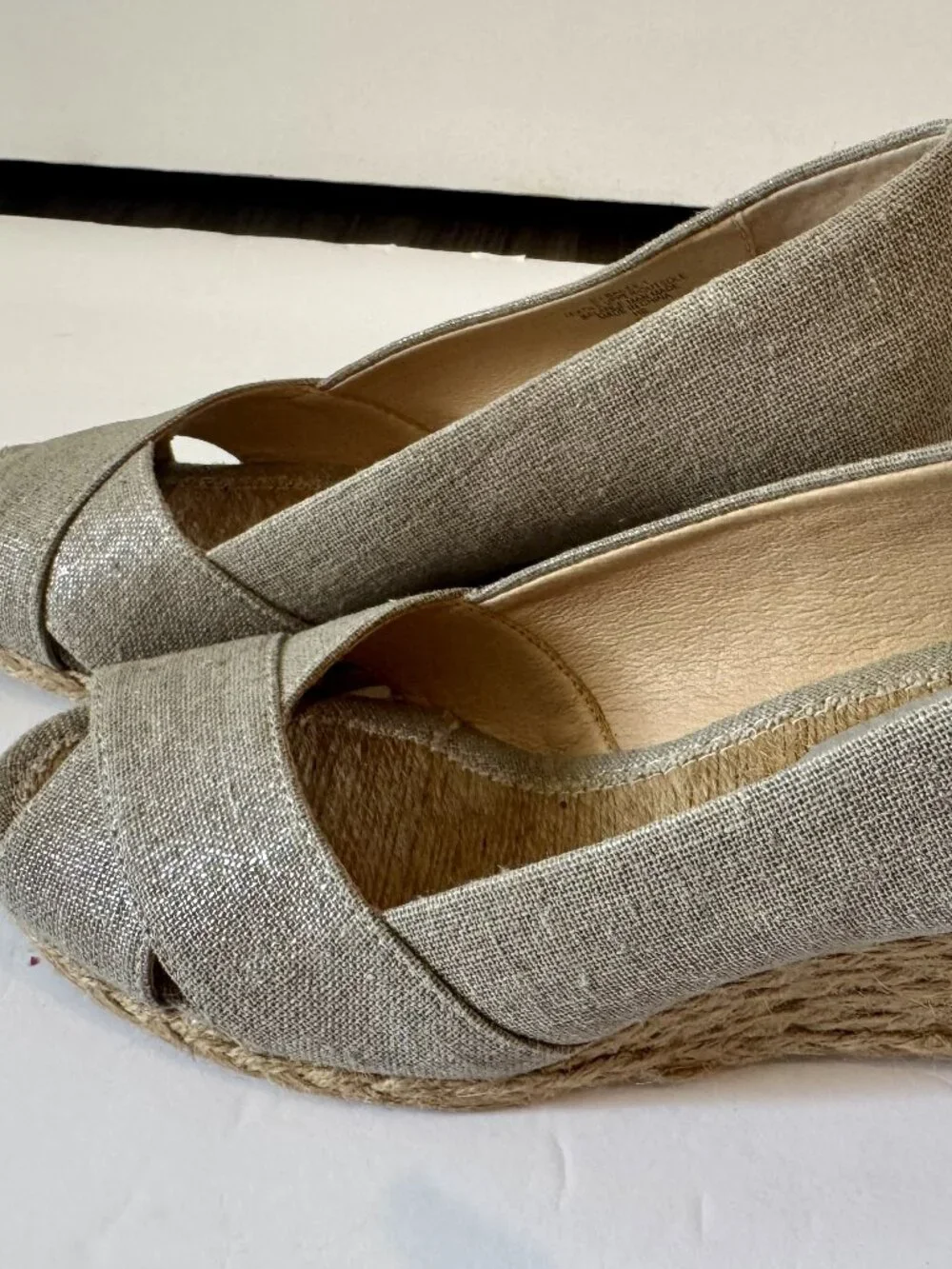 Adrienne Vittadini Bailee Silver Metallic Linen Espadrille Wedge Sandals Size 8